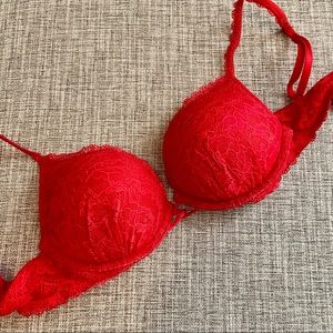 Victoria's secret Miraculous Plunge bra